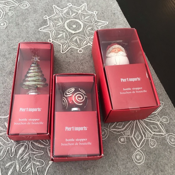 Pier 1 Christmas bottle stoppers. New in box. - Picture 3 of 3